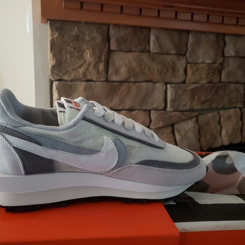 Nike sacai white